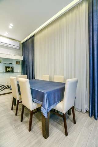 Апартаменты Art Nouveau Apartment in the city center by Time Group Баку Апартаменты с 2 спальнями-43